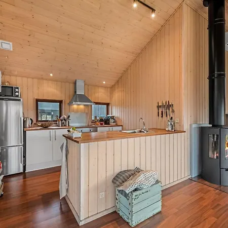 Tamara - 800m To The Fjord By Interhome